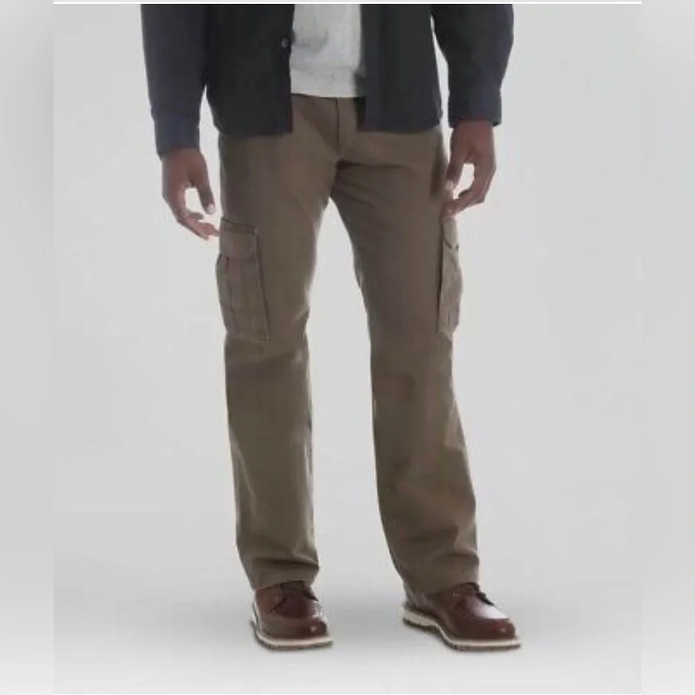 Wrangler Men’s Relaxed Fit Straight Leg Cargo Pants 38x32
